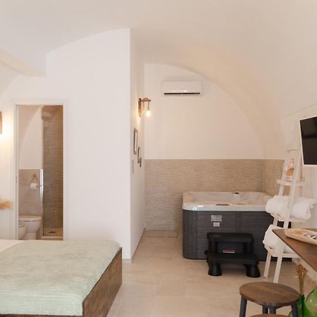 Aca Suite Luxury With Jacuzzi Adelfia Zewnętrze zdjęcie