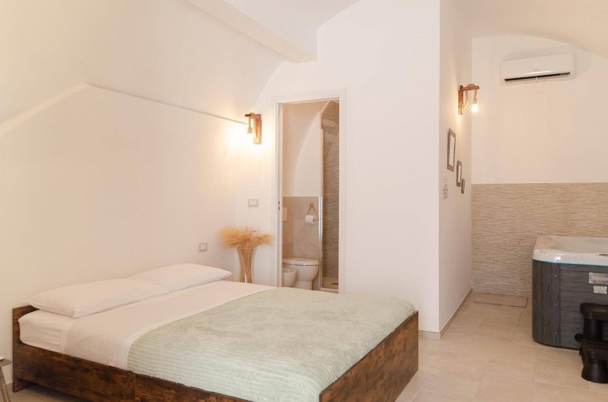 Aca Suite Luxury With Jacuzzi Adelfia Zewnętrze zdjęcie