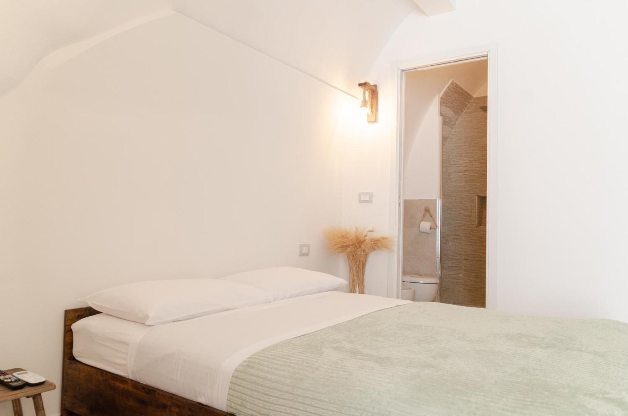 Aca Suite Luxury With Jacuzzi Adelfia Zewnętrze zdjęcie