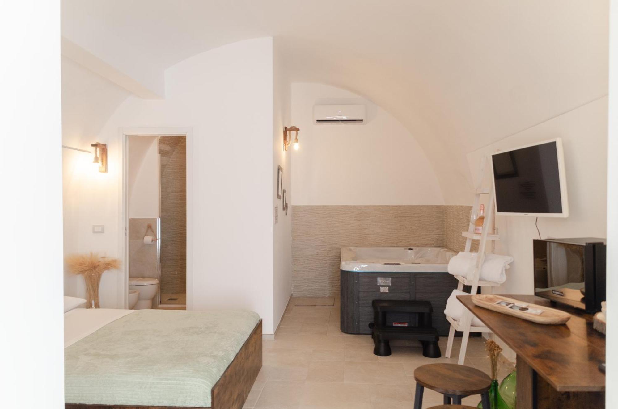 Aca Suite Luxury With Jacuzzi Adelfia Zewnętrze zdjęcie